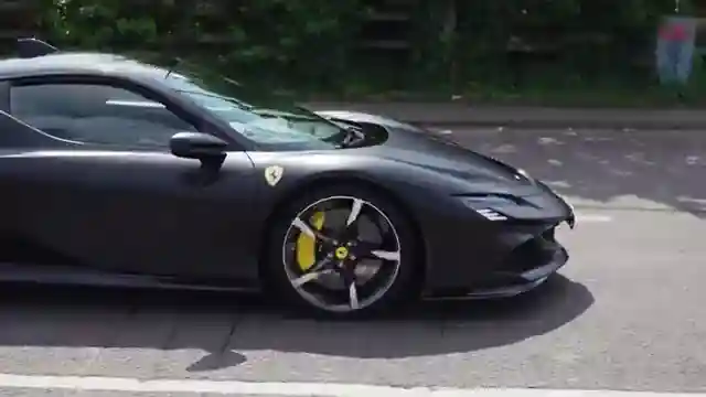 ultimate-tour-car-showdown-lamborghini-svj-vs-ferrari-sf90-vs-rolls-royce-cullinan