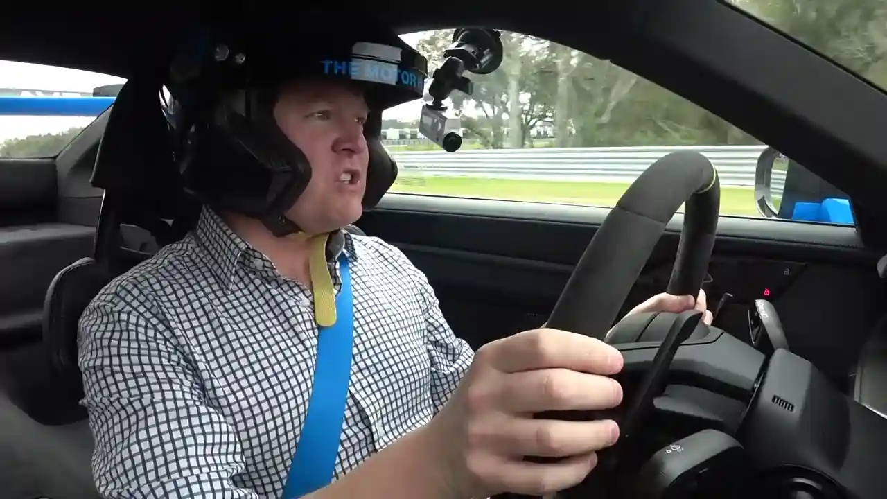 shmee150-test-drives-the-new-porsche-gt3-rs-an-exhilarating-track-experience