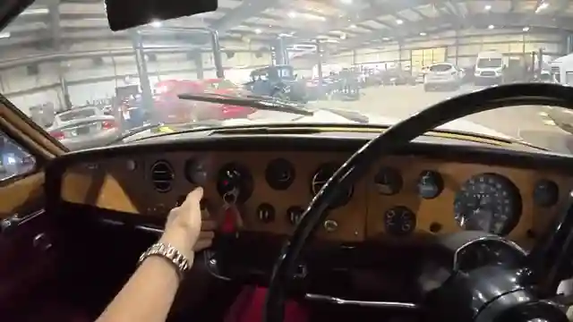 unveiling-hoovies-garages-4500-rolls-royce-luxury-restoration-potential
