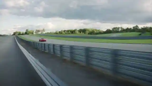 unleashing-power-turbocharged-innovations-in-the-c8-corvette-zr1