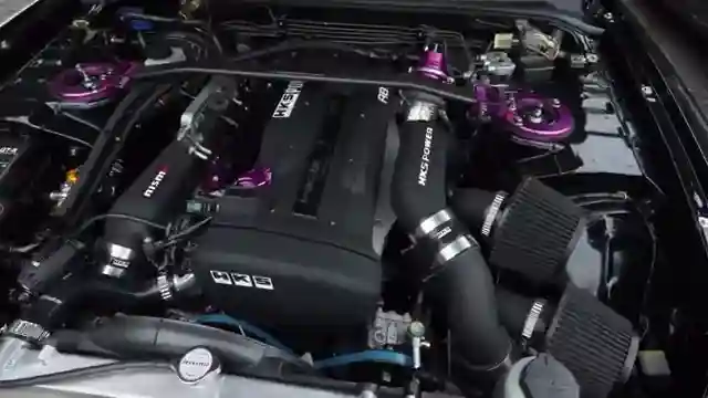 exploring-custom-engines-and-high-horsepower-upgrades-with-adam-lz