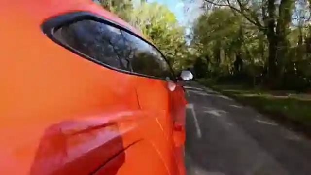 review-lamborghini-urus-se-disappoints-in-performance-and-ride-quality