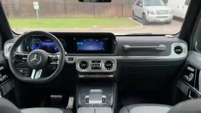 2025-mercedes-g-wagon-g580-review-power-luxury-and-off-road-fun